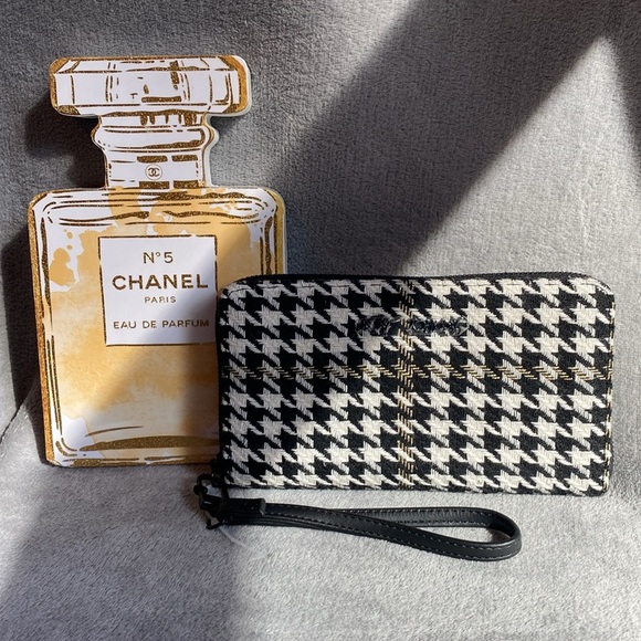 🖤🤍BETSEY JOHNSON🖤🤍Houndstooth Fabric Zip Around Long Wallet Wristlet/NWOT - Picture 1 of 6